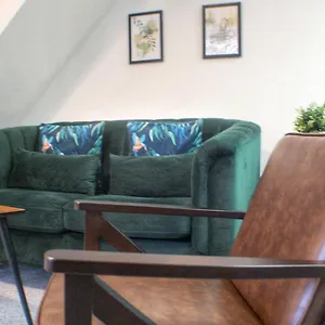 Townhouse With Private Parking York