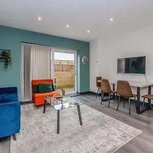 wbr-modern-town-house-i-courtyard-i-10-mins-to-seafront.brighton-hotels-england.com/